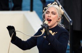 FOTO // Lady Gaga, de nerecunoscut pe străzile din Roma. Cum arată acum vedeta